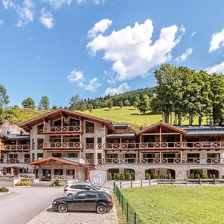 Avenida Mountain Lodges Saalbach Exterior foto